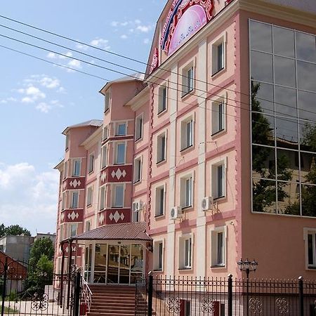 Kurmet Hotel Oral Exterior photo