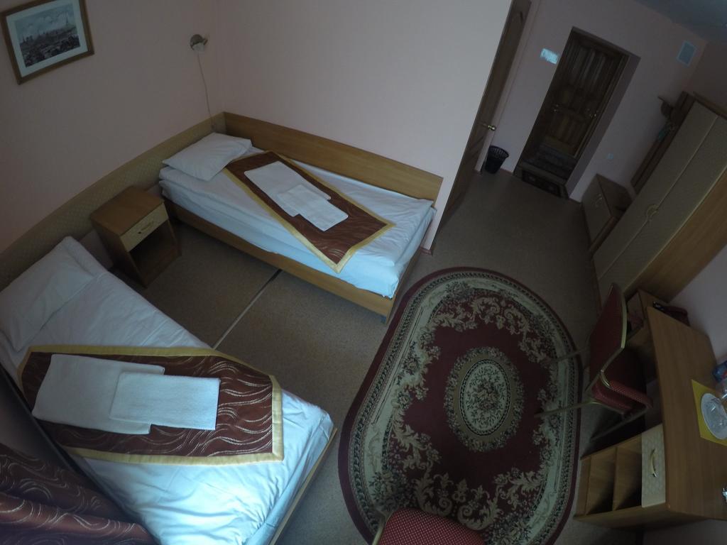 Kurmet Hotel Oral Room photo
