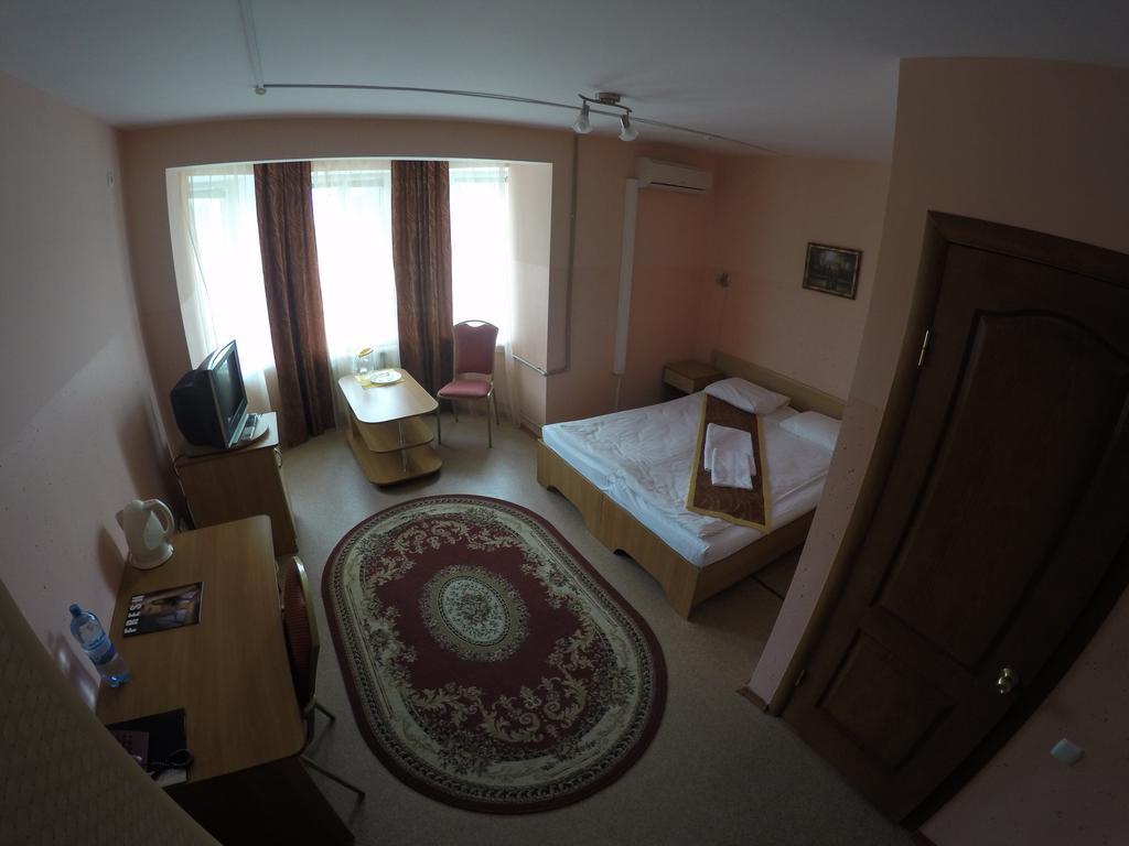 Kurmet Hotel Oral Room photo