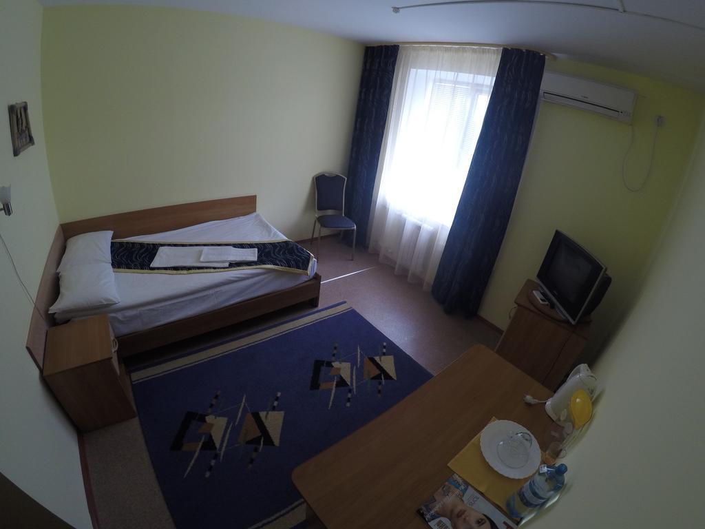 Kurmet Hotel Oral Room photo