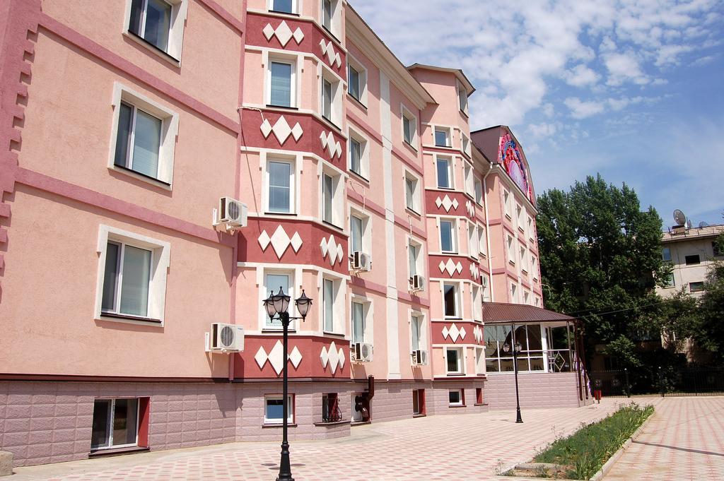 Kurmet Hotel Oral Exterior photo